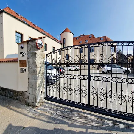 Ξενοδοχείο με διαμερίσματα Barrique - Private Wellness Valtice